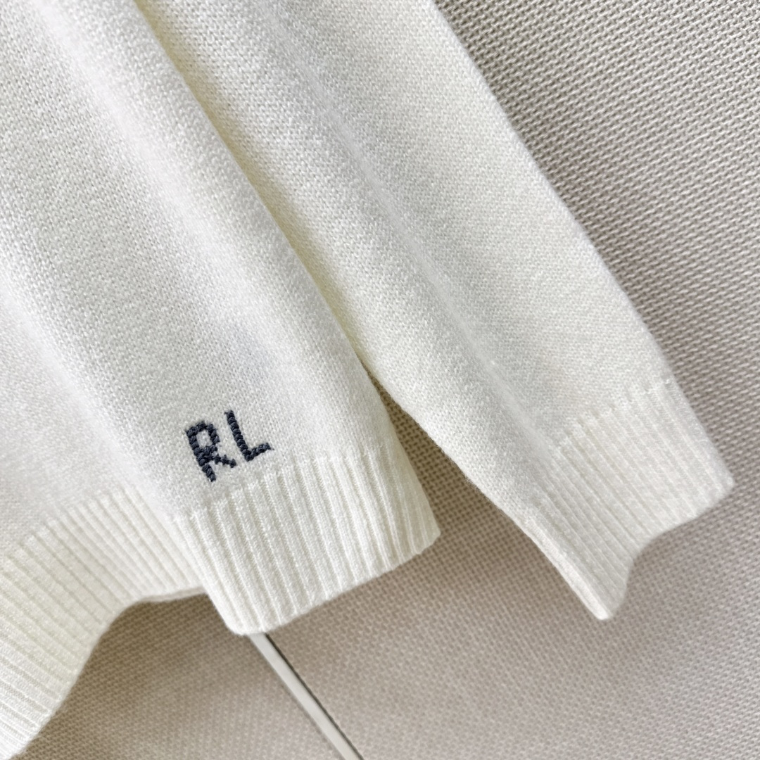 美式穿搭 RL 26Ss———早秋最新款穿大衣的墨镜小熊毛衣🖤 进口羊绒羊毛纱线软软糯糯 质感无敌赞 嵌