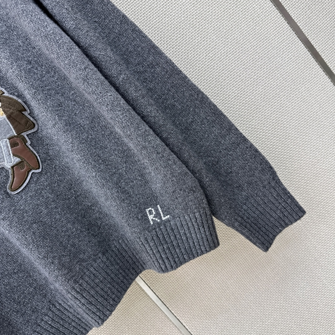 美式穿搭 RL 26Ss———早秋最新款穿大衣的墨镜小熊毛衣🖤 进口羊绒羊毛纱线软软糯糯 质感无敌赞 嵌