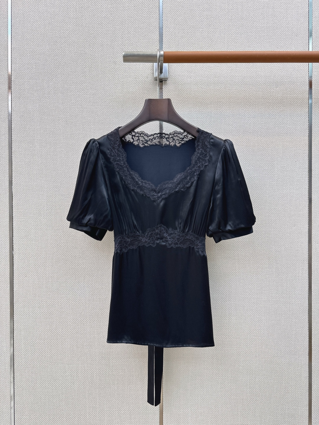 超美单品 Es 26Ss————春夏最新款蕾丝花边拼接绑带上衣 🖤腰间绑带可以调节 拼接了蕾丝花边超美 