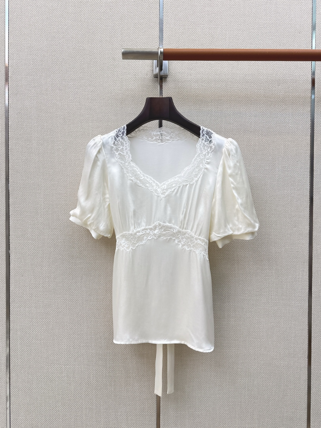 超美单品 Es 26Ss————春夏最新款蕾丝花边拼接绑带上衣 🖤腰间绑带可以调节 拼接了蕾丝花边超美 