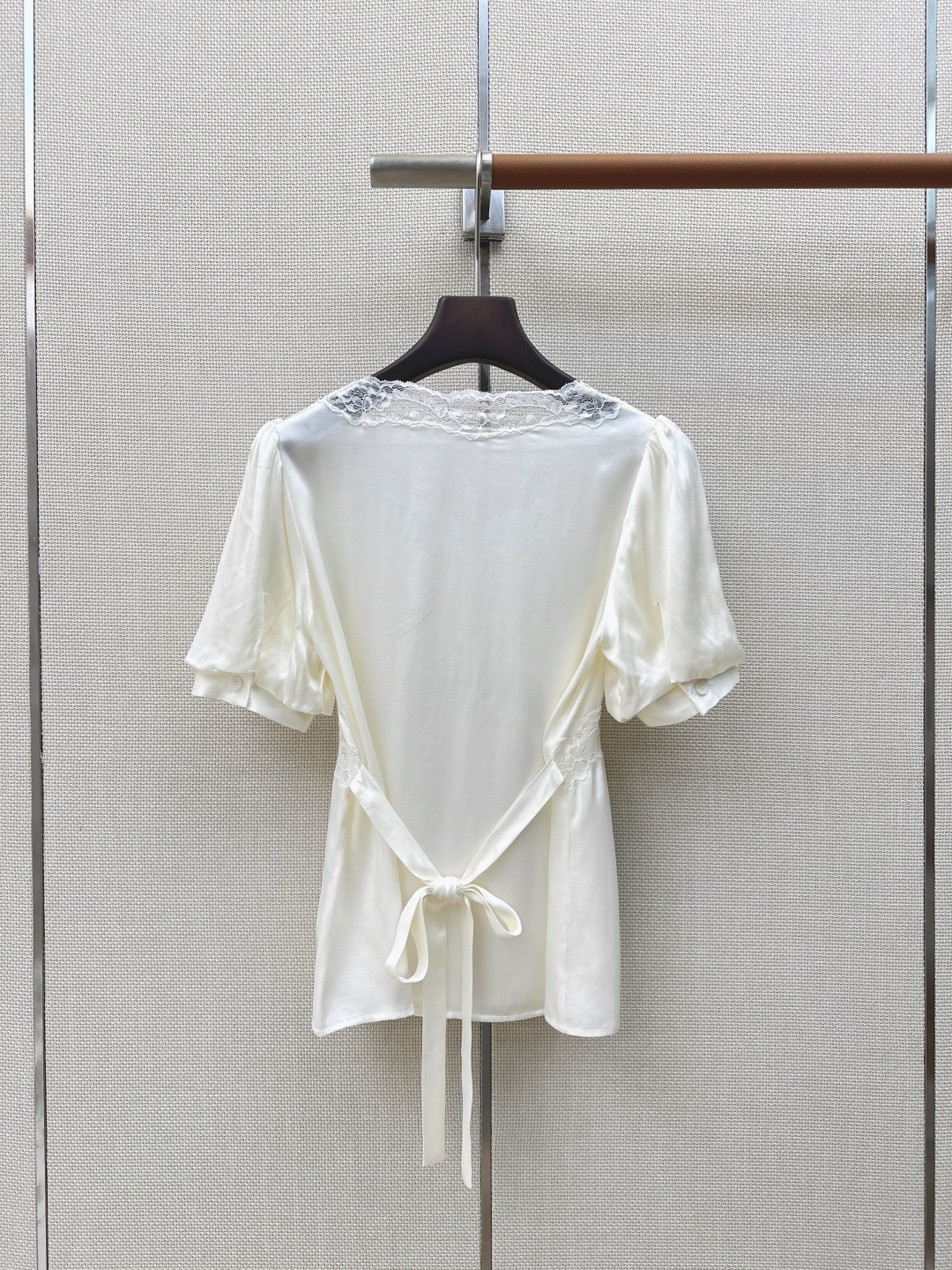 超美单品 Es 26Ss————春夏最新款蕾丝花边拼接绑带上衣 🖤腰间绑带可以调节 拼接了蕾丝花边超美 