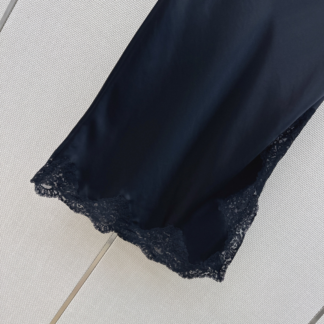 夏日小惬意 Es 26Ss————春夏最新款下摆蕾丝拼接缎面醋酸半裙 🖤点亮你的穿搭 尽显温柔和精致感 