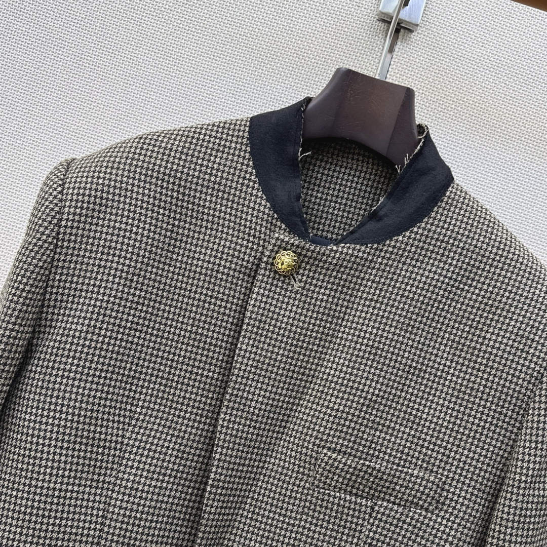 Jennie同款 C家 26Ss————秋冬最新款千鸟格短款外套🤎yb开发羊毛千鸟格面料 高级质感挺括又