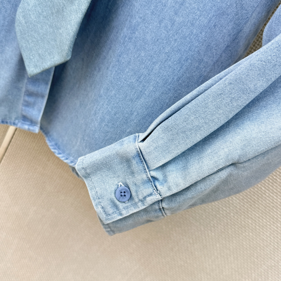 独家首发 RL 26Ss————早秋最新款做旧洗水牛仔套装 🩵领带牛仔衬衫+直筒腰带阔腿裤 超级显高的一