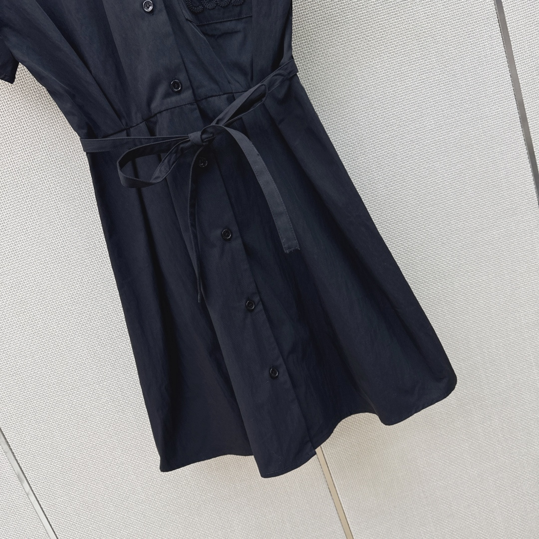 Loe 26Ss————春夏最新款极简松弛感穿搭经典徽标刺绣泡泡袖连衣裙 🖤短袖肩部做立体褶裥处理 柔和