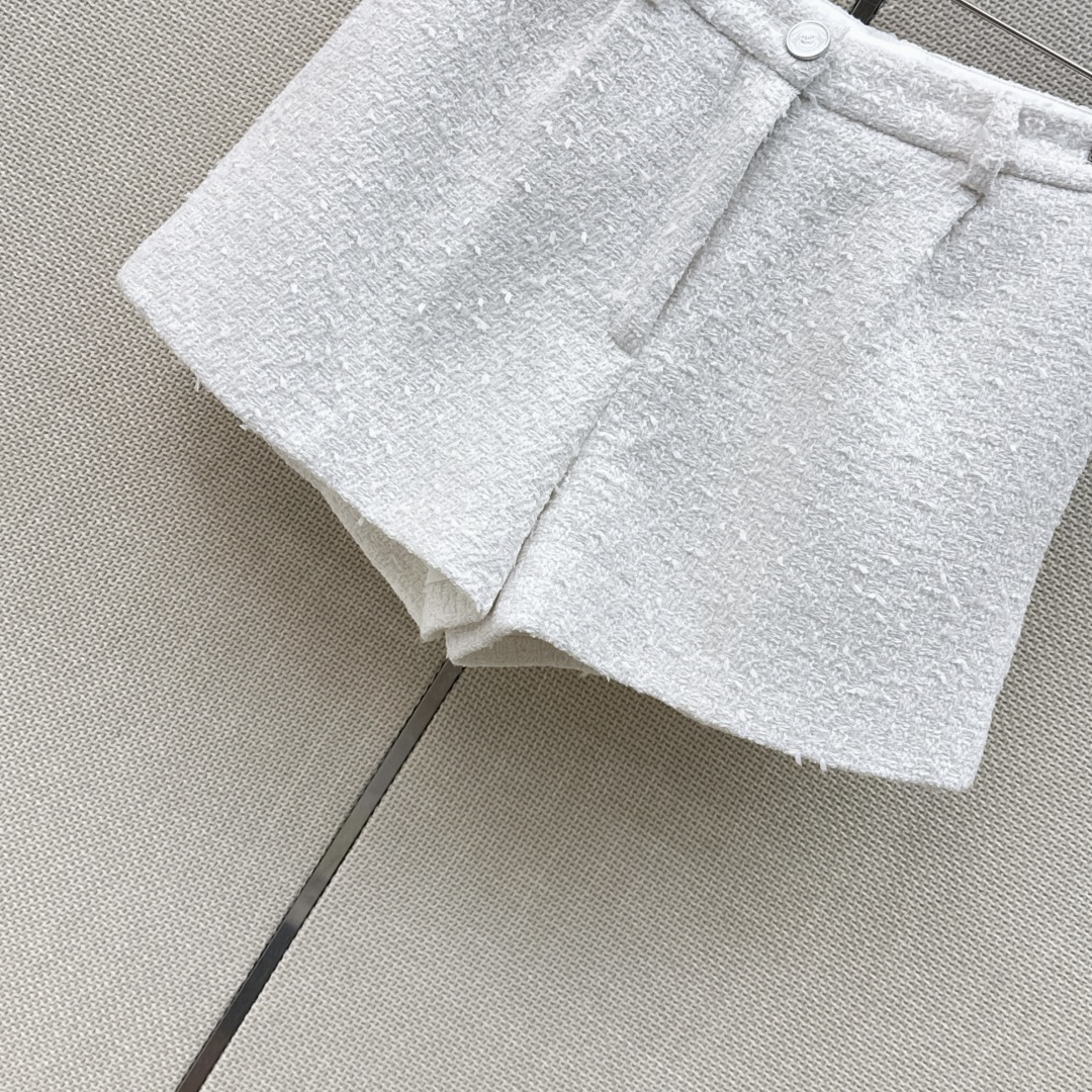 陈法拉同款 C家 26Ss————秋冬最新款名媛风气质粗呢套装 🤍立体山茶花装饰立领外套+Mini短裤 
