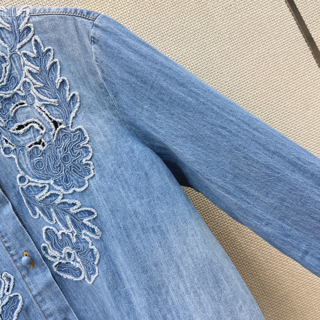 Es 26Ss————早秋最新款重工艺蕾丝拼接牛仔衬衫🩵超重磅手工蕾丝贴花工艺 浪漫立体剪花刺绣衬衫  