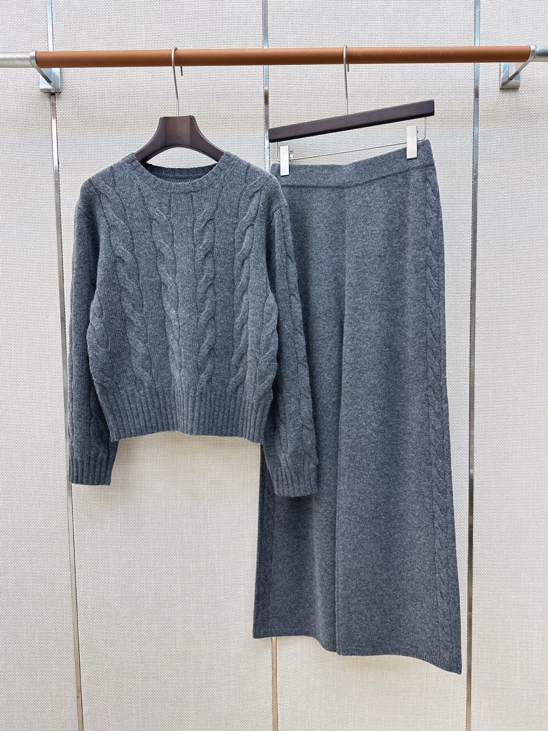 品质控必入 lp🆕 26Ss————秋冬最新款老钱风穿搭气质羊绒套装🩶原版定染纱线很高级的色调 百分百进口羊绒重磅克重纱