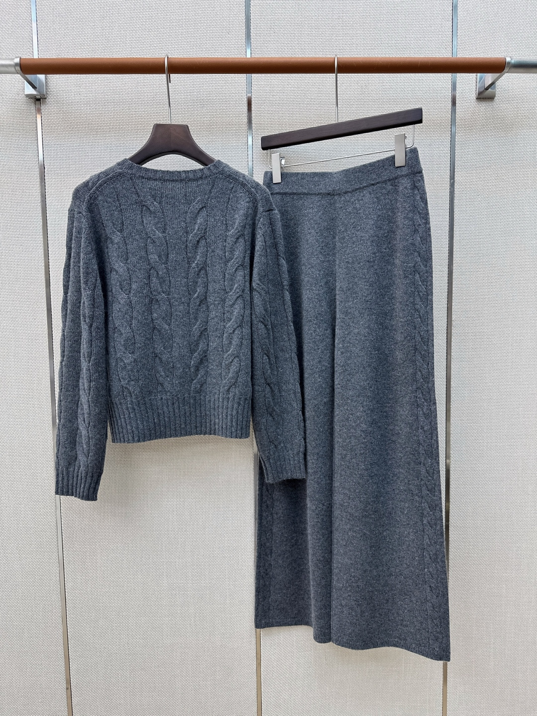 品质控必入 lp🆕 26Ss————秋冬最新款老钱风穿搭气质羊绒套装🩶原版定染纱线很高级的色调 百分百进口羊绒重磅克重纱