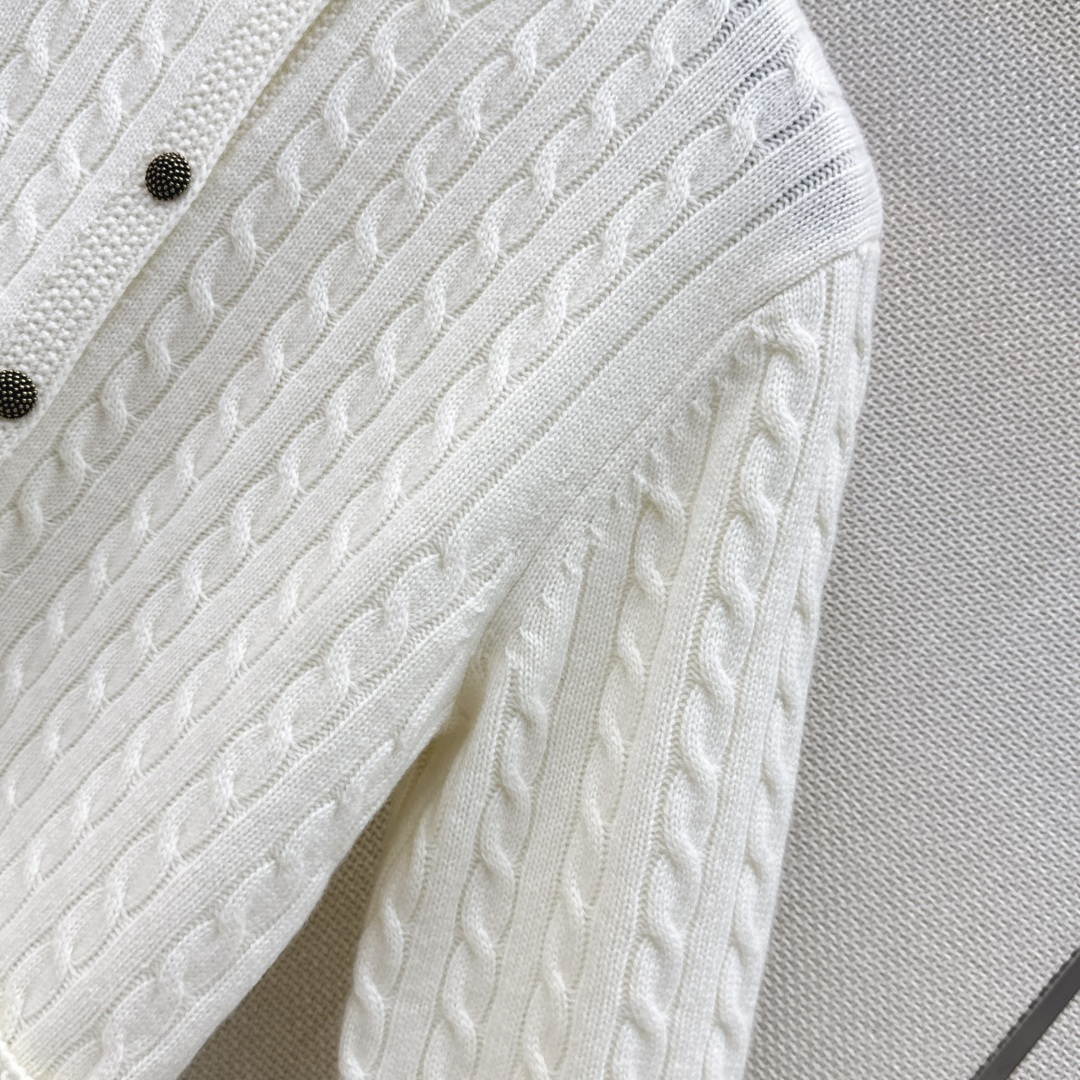 高智感穿搭 lp🆕 26Ss————早秋最新款立体绞花编织设计立领针织外套🩶国风立领慵懒自在的氛氛围 叠搭极简老钱风穿搭