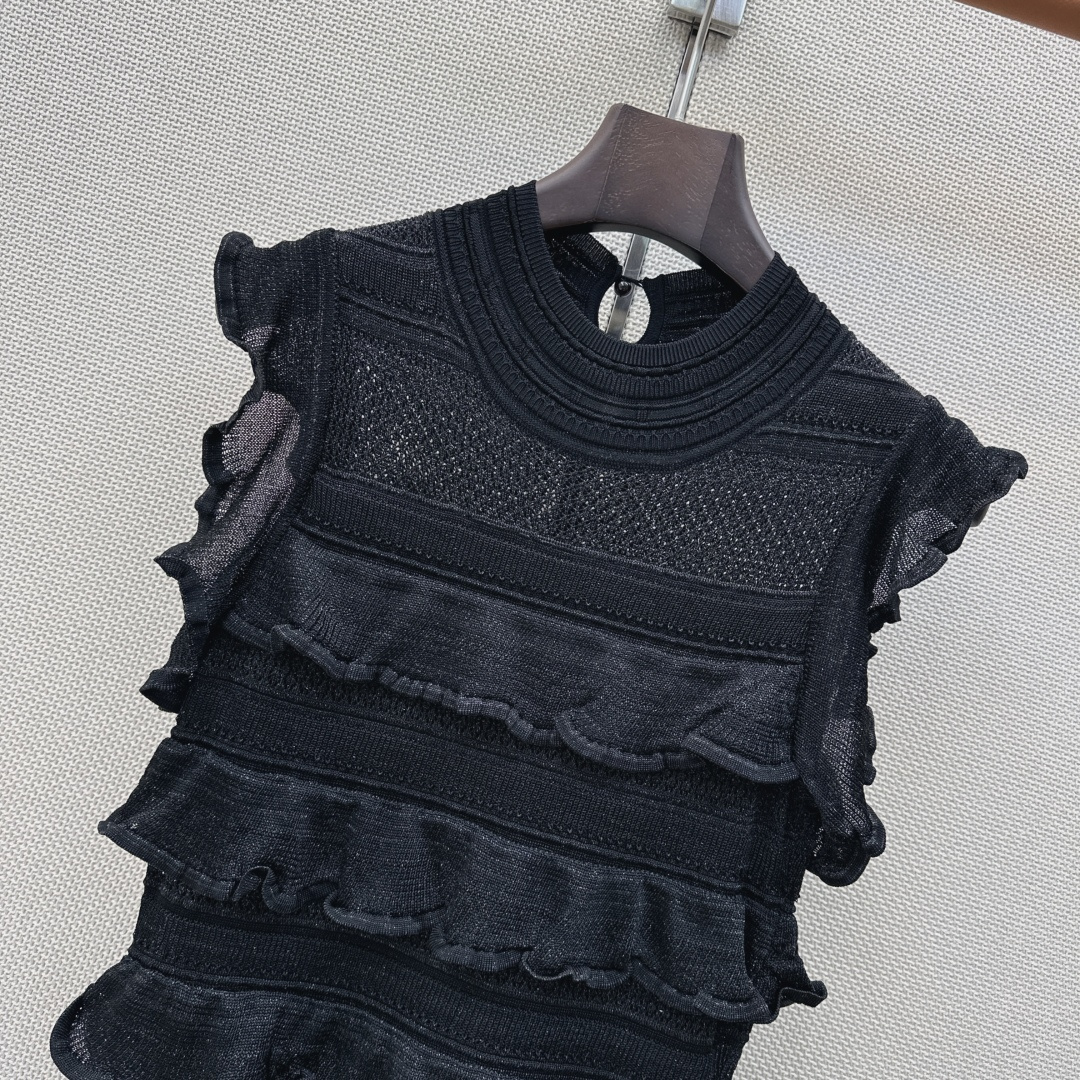 韩系女团风 Ch～E 26Ss————早秋最新款层叠蛋糕针织连衣裙🖤  定制纱线轻盈没有压力 风格活力减龄 妥妥的韩系女