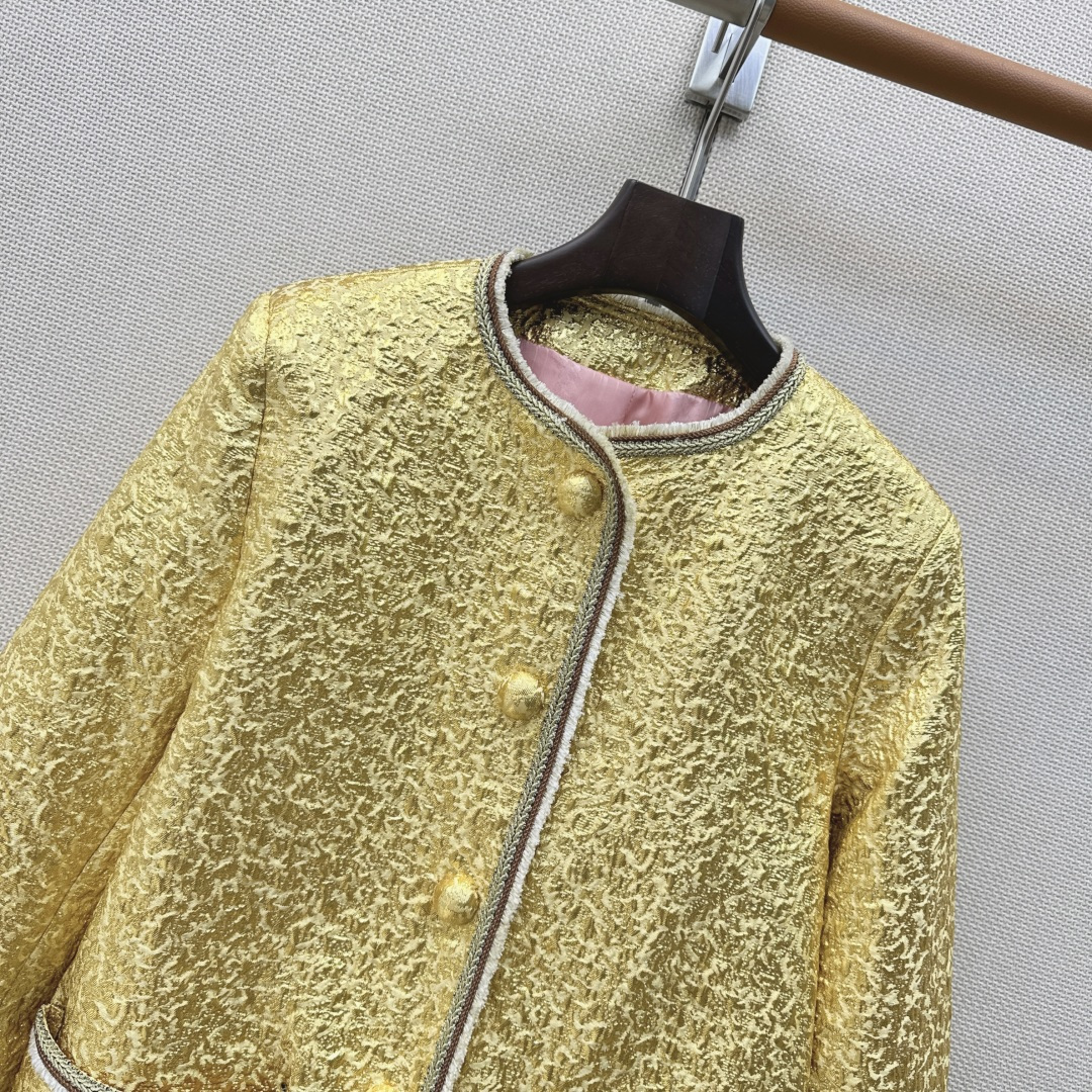 财阀千金穿搭 VLTN 26Ss————早秋最新款金色宫廷风夹克外套💛撞色编织带包边工艺 法式宫廷风 气质名媛白富美必备