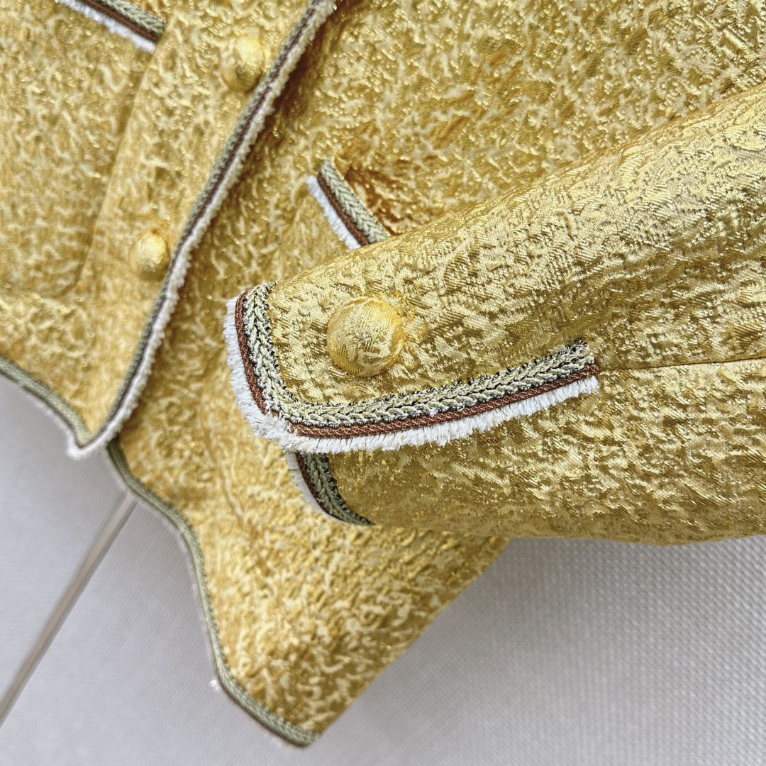财阀千金穿搭 VLTN 26Ss————早秋最新款金色宫廷风夹克外套💛撞色编织带包边工艺 法式宫廷风 气质名媛白富美必备