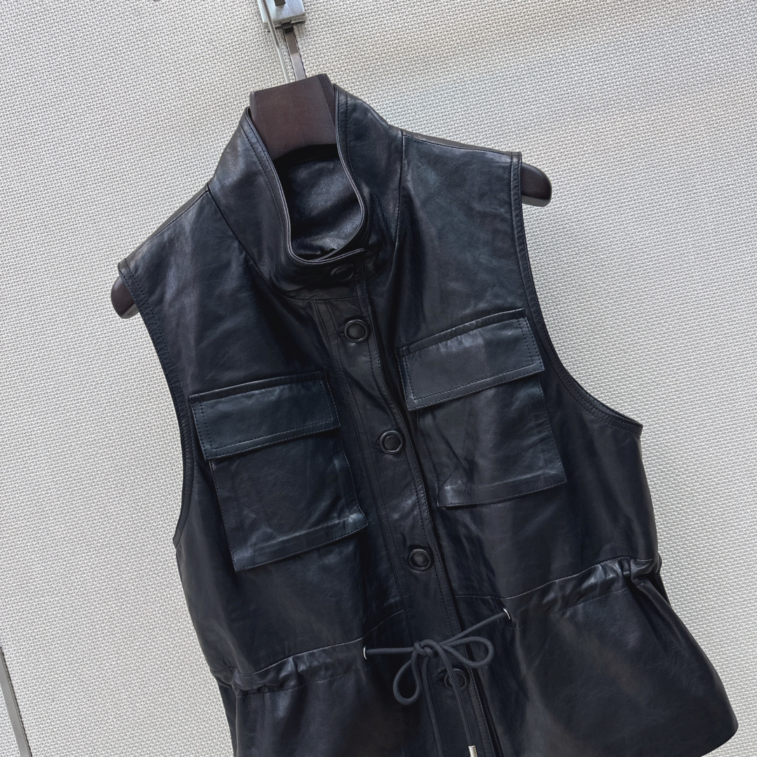 高智感穿搭 Slp🆕 26Ss———秋冬最新款帅气时髦马甲外套🤎进口油边工艺 松弛感的老钱风穿搭 百分百进口小羊皮质感超