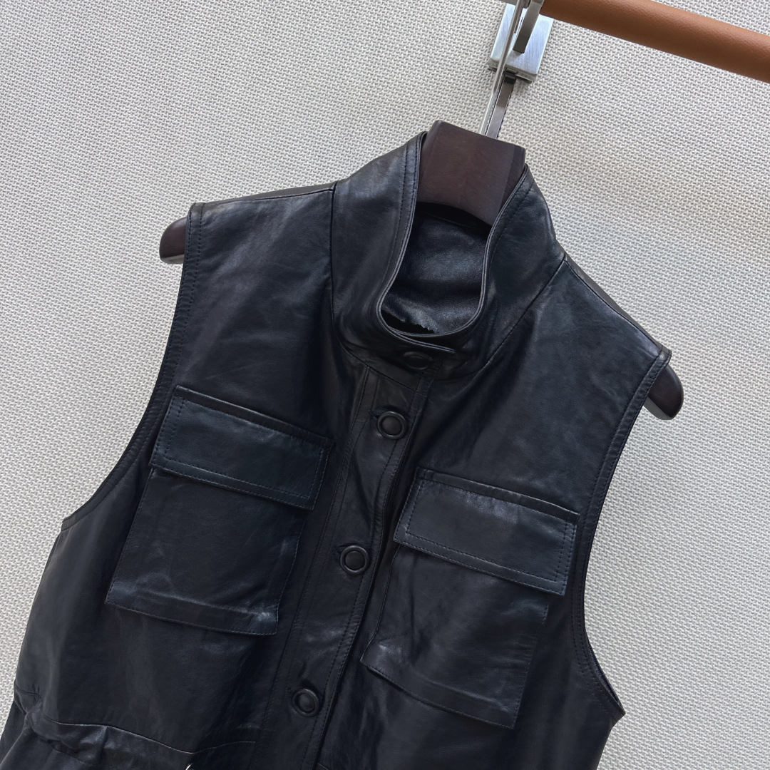 高智感穿搭 Slp🆕 26Ss———秋冬最新款帅气时髦马甲外套🤎进口油边工艺 松弛感的老钱风穿搭 百分百进口小羊皮质感超