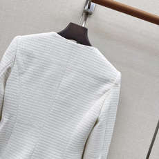 贵气高级 C家 26Ss————秋冬最新款兔子耳朵绑带装饰编织小外套 🤍采用定制的重工编织面料 细节感满满 很高级 上 贵气高级 C家 26Ss————秋冬最新款兔子耳朵绑带装饰编织小外套 🤍采用定制的重工编织面料 细节感满满 很高级 上
