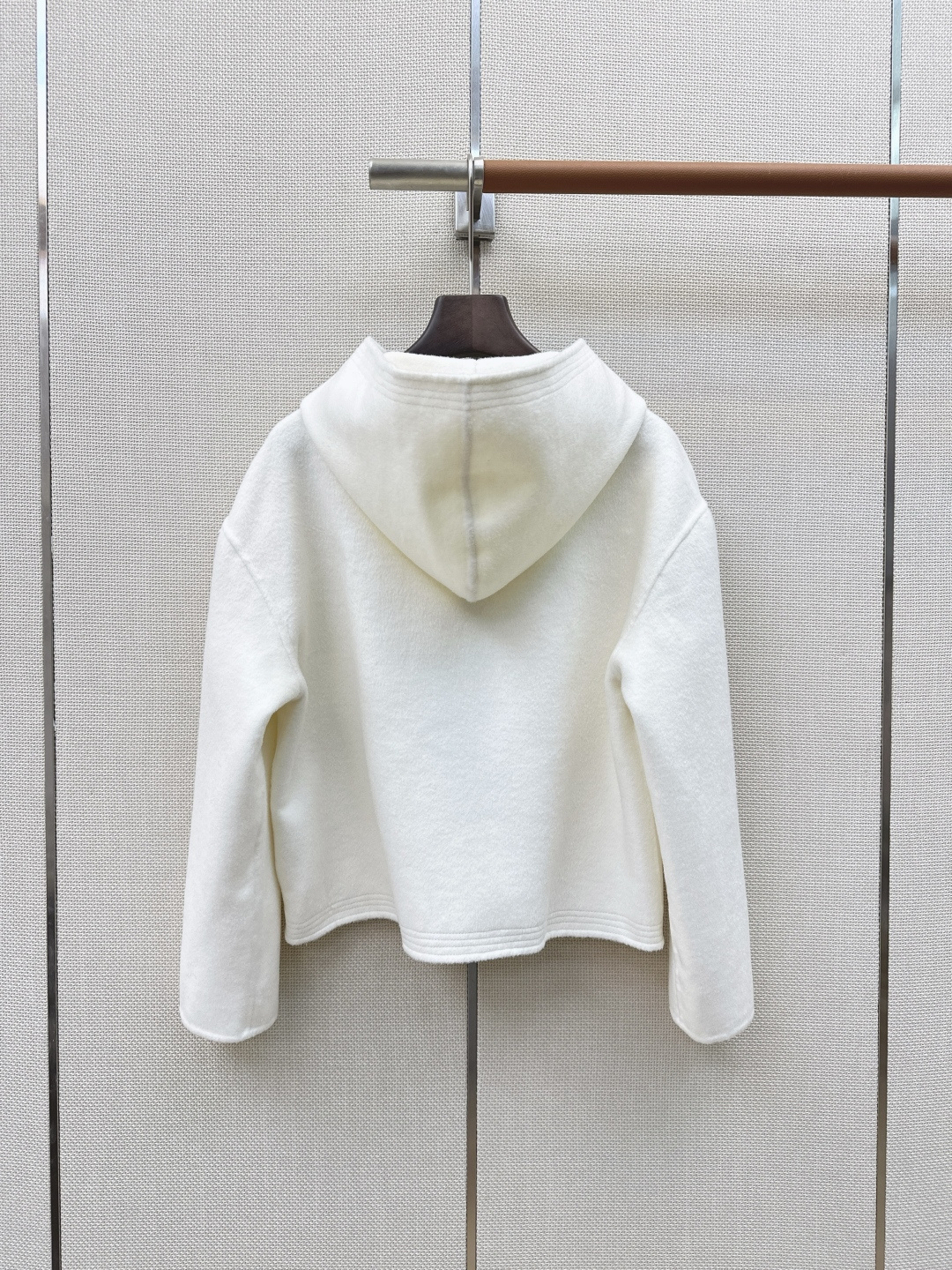 高知感穿搭 Her 26Ss————秋冬最新款白富美必入连帽双面昵外套🤍秋冬新品叠搭神器 纯手工制作双面尼面料 重工艺手
