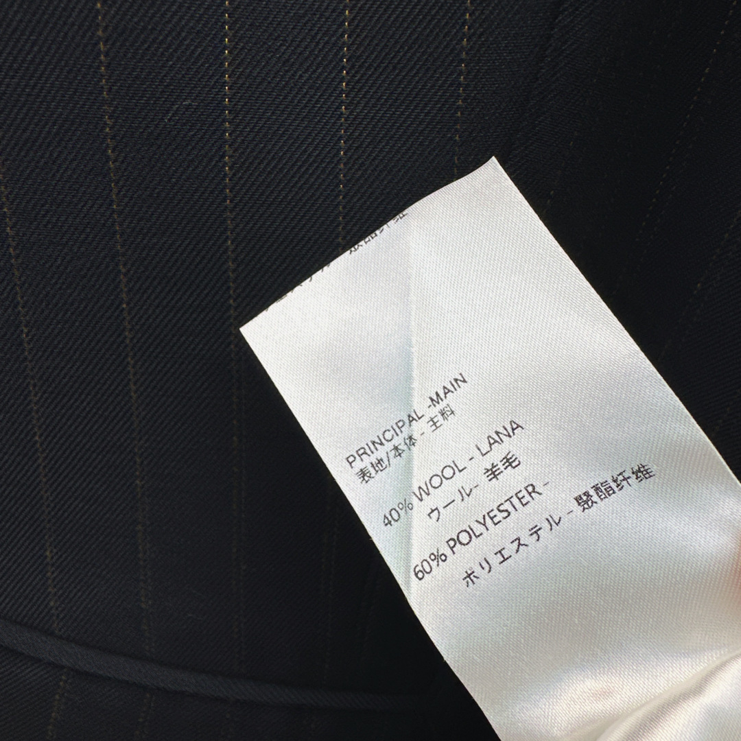 刘亦菲同款 L家 26Ss————秋冬最新款条纹徽章西装外套 🖤上身超赞的时髦感 立体廓形剪裁设计  简约又吸睛 经典翻