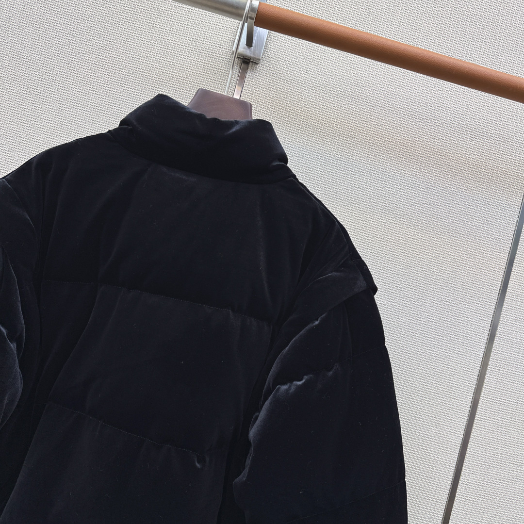 爆单推荐 PD 26Ss————秋冬最新款可拆卸袖丝绒羽绒面包服🖤不挑个子立体剪裁H版型 上身时髦又帅气 秋冬必备街头风