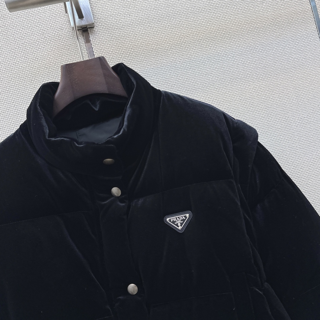 爆单推荐 PD 26Ss————秋冬最新款可拆卸袖丝绒羽绒面包服🖤不挑个子立体剪裁H版型 上身时髦又帅气 秋冬必备街头风