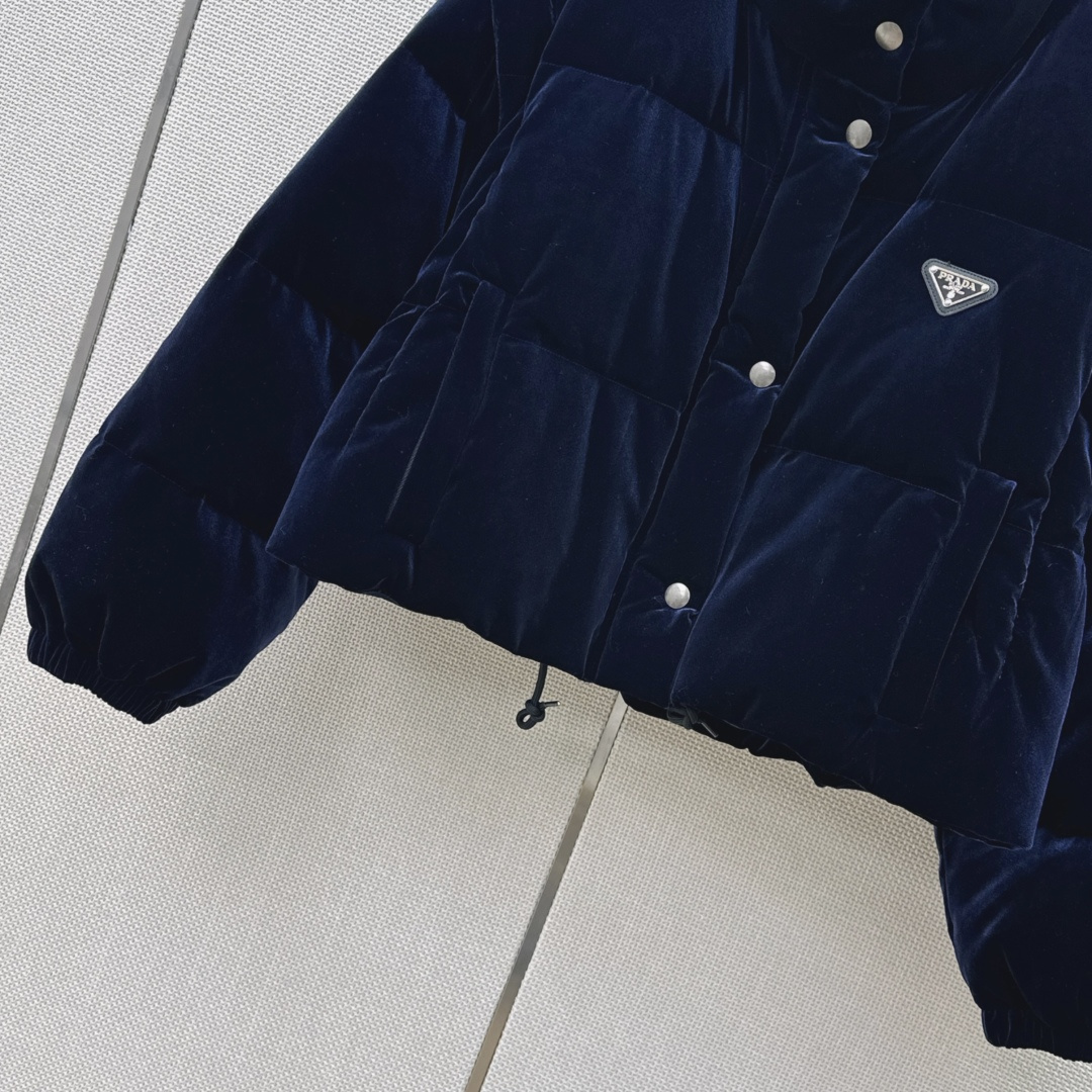 爆单推荐 PD 26Ss————秋冬最新款可拆卸袖丝绒羽绒面包服🖤不挑个子立体剪裁H版型 上身时髦又帅气 秋冬必备街头风