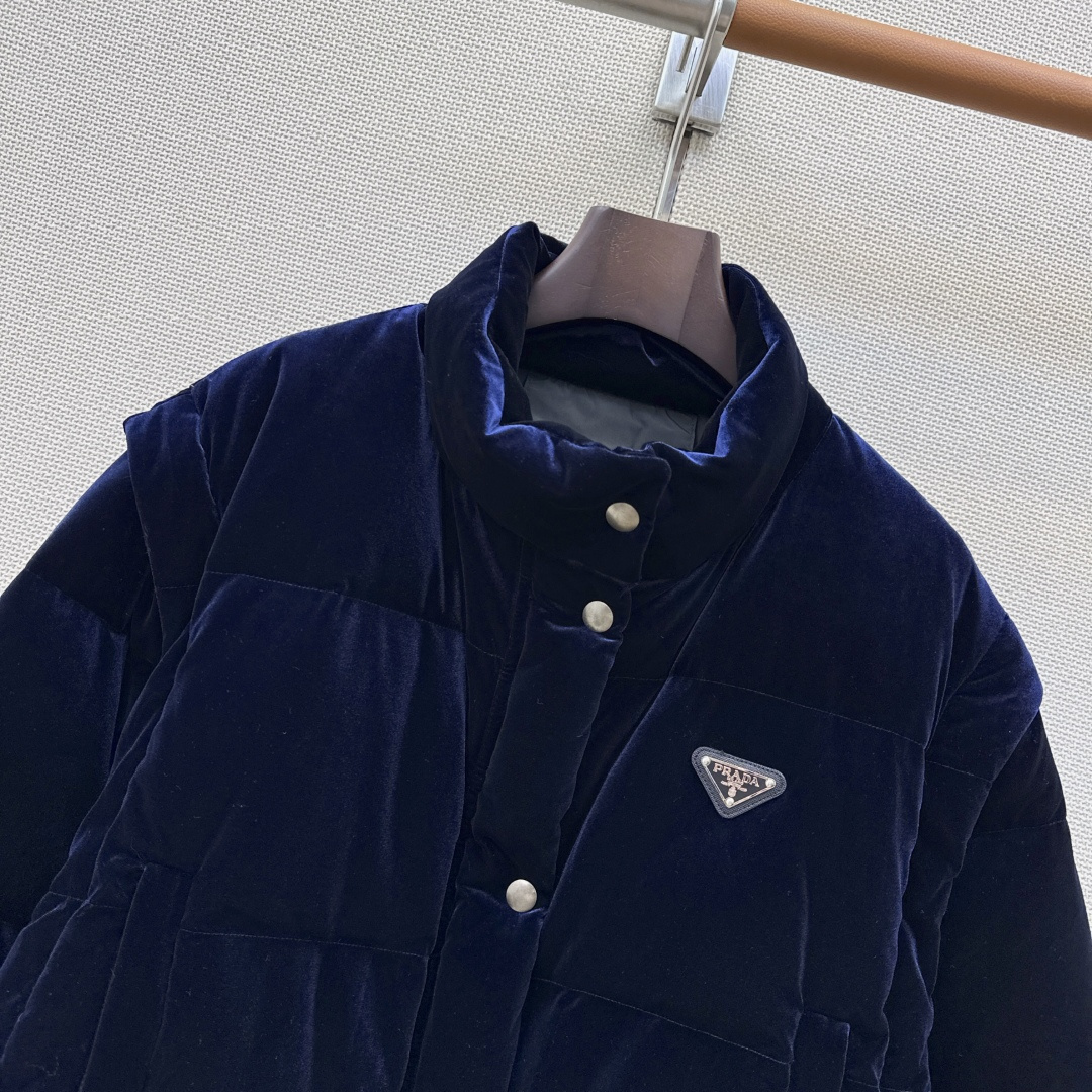 爆单推荐 PD 26Ss————秋冬最新款可拆卸袖丝绒羽绒面包服🖤不挑个子立体剪裁H版型 上身时髦又帅气 秋冬必备街头风