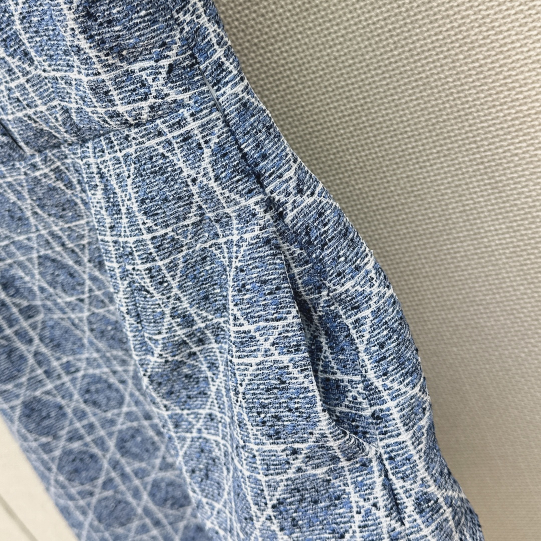 CD 26Ss————早秋最新款蓝色系戴妃藤格纹短袖连衣裙🩵yb开发定制立体编织粗花呢面料 撞色翻领设计搭配收腰A字版型