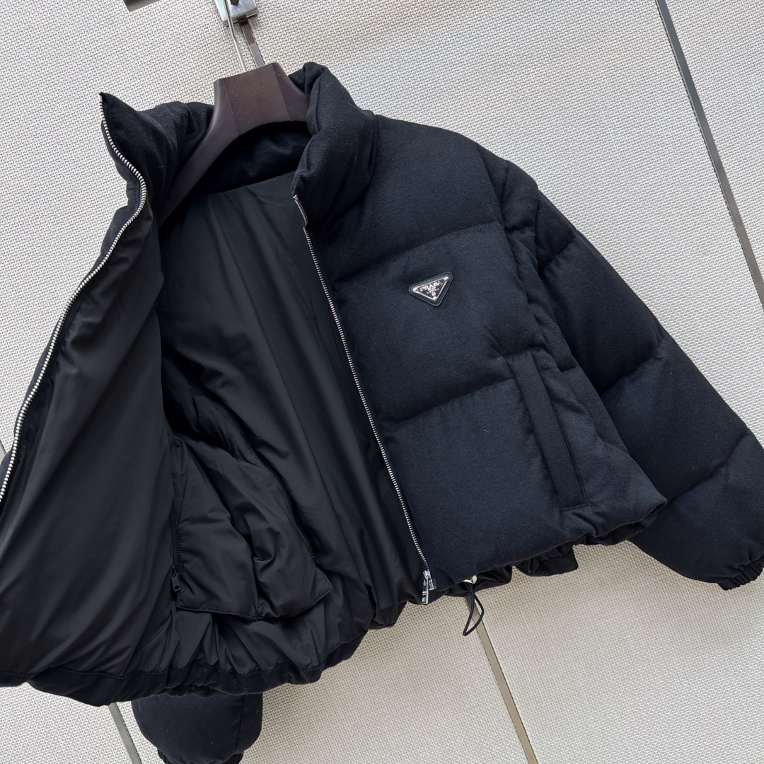 爆单推荐 PD 26Ss————秋冬最新款可拆卸袖羽绒面包服🖤不挑个子立体剪裁H版型 上身时髦又帅气 秋冬必备街头风叠搭
