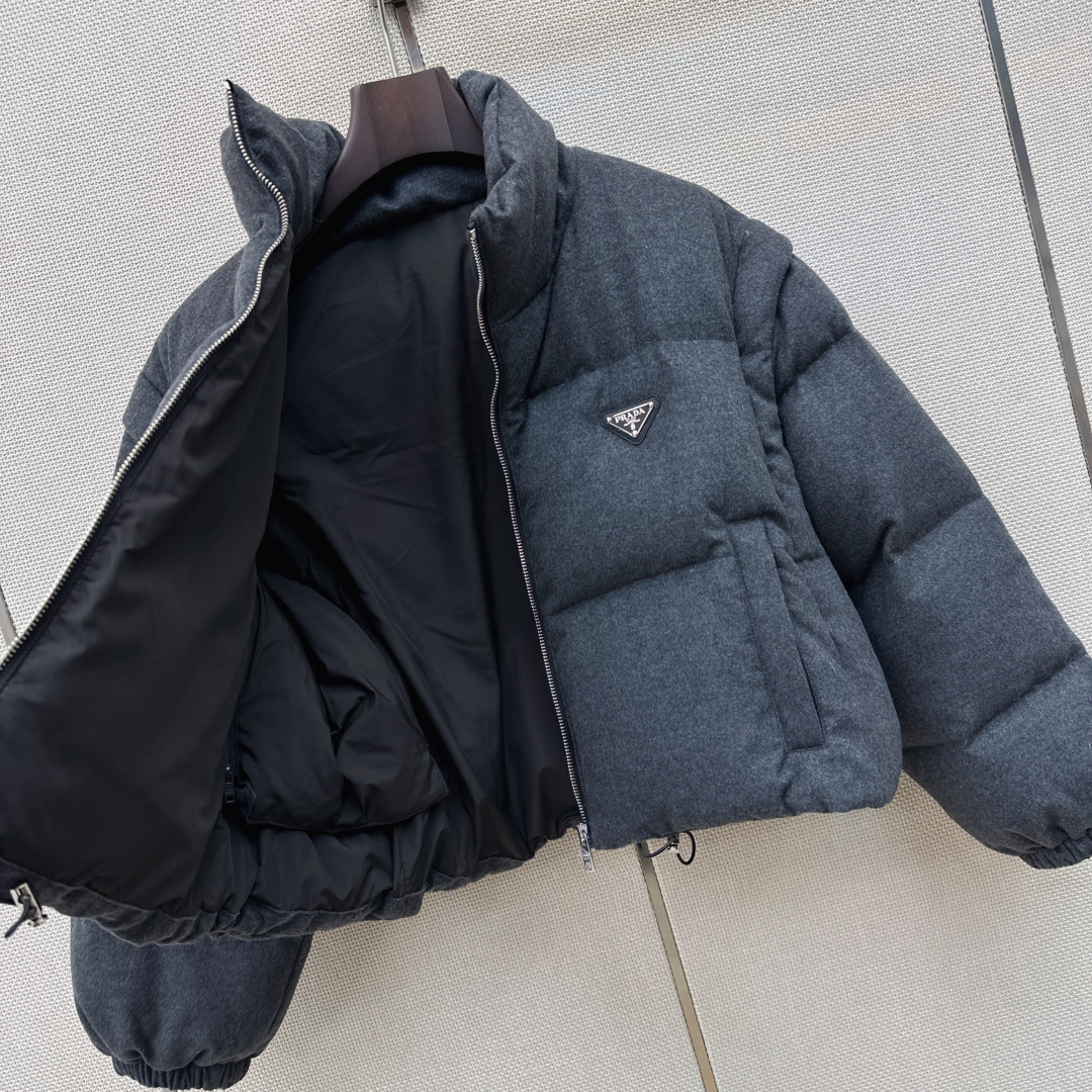 爆单推荐 PD 26Ss————秋冬最新款可拆卸袖羽绒面包服🖤不挑个子立体剪裁H版型 上身时髦又帅气 秋冬必备街头风叠搭