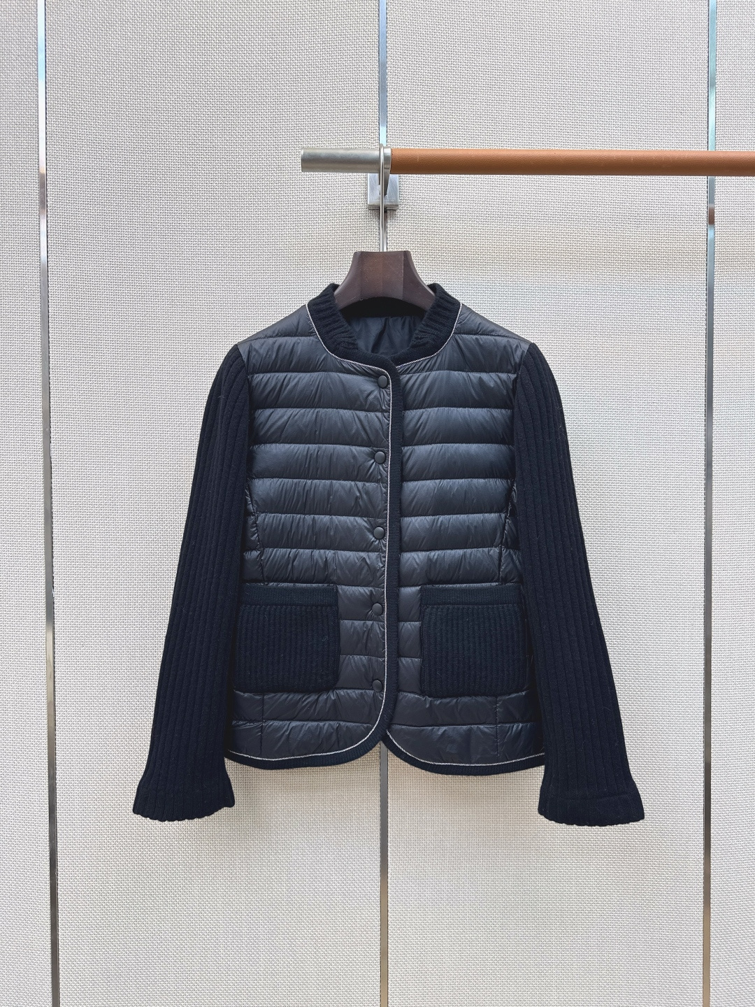独家首发 Bc 26Ss————秋冬最新款羊毛针织拼接羽绒服🖤冬天的内搭神器必备单品 绗缝H版型百搭不挑人 针织长袖拼接 独家首发 Bc 26Ss————秋冬最新款羊毛针织拼接羽绒服🖤冬天的内搭神器必备单品 绗缝H版型百搭不挑人 针织长袖拼接