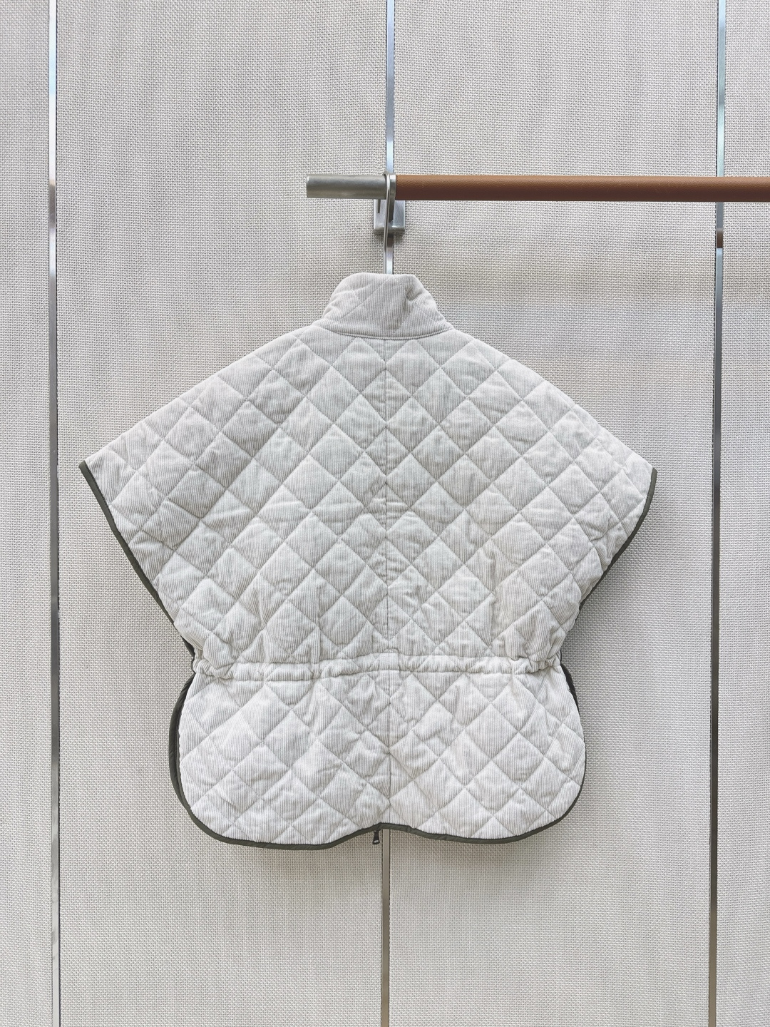 老钱风穿搭 Bc 26Ss————秋冬最新款叠搭神器廓形夹克斗篷灯芯绒棉服外套🖤意大利美学穿搭 定位珠链包边工艺 立领双