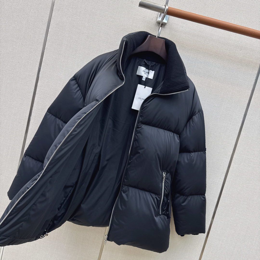 Ce 26Ss———秋冬最新款凯旋门皮徽标立领束腰面包羽绒服 🖤本季最佳版型 经典凯旋门皮标牌装饰面包服塑造裹身式廓形 