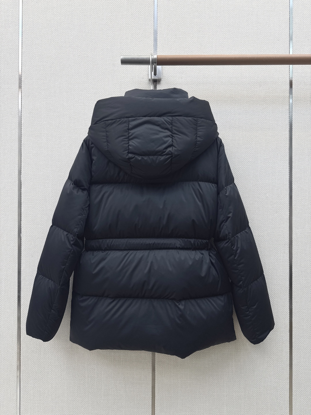 Ce 26Ss———秋冬最新款凯旋门皮徽标连帽束腰面包羽绒服 🖤本季最佳版型 经典凯旋门皮标牌装饰面包服塑造裹身式廓形 