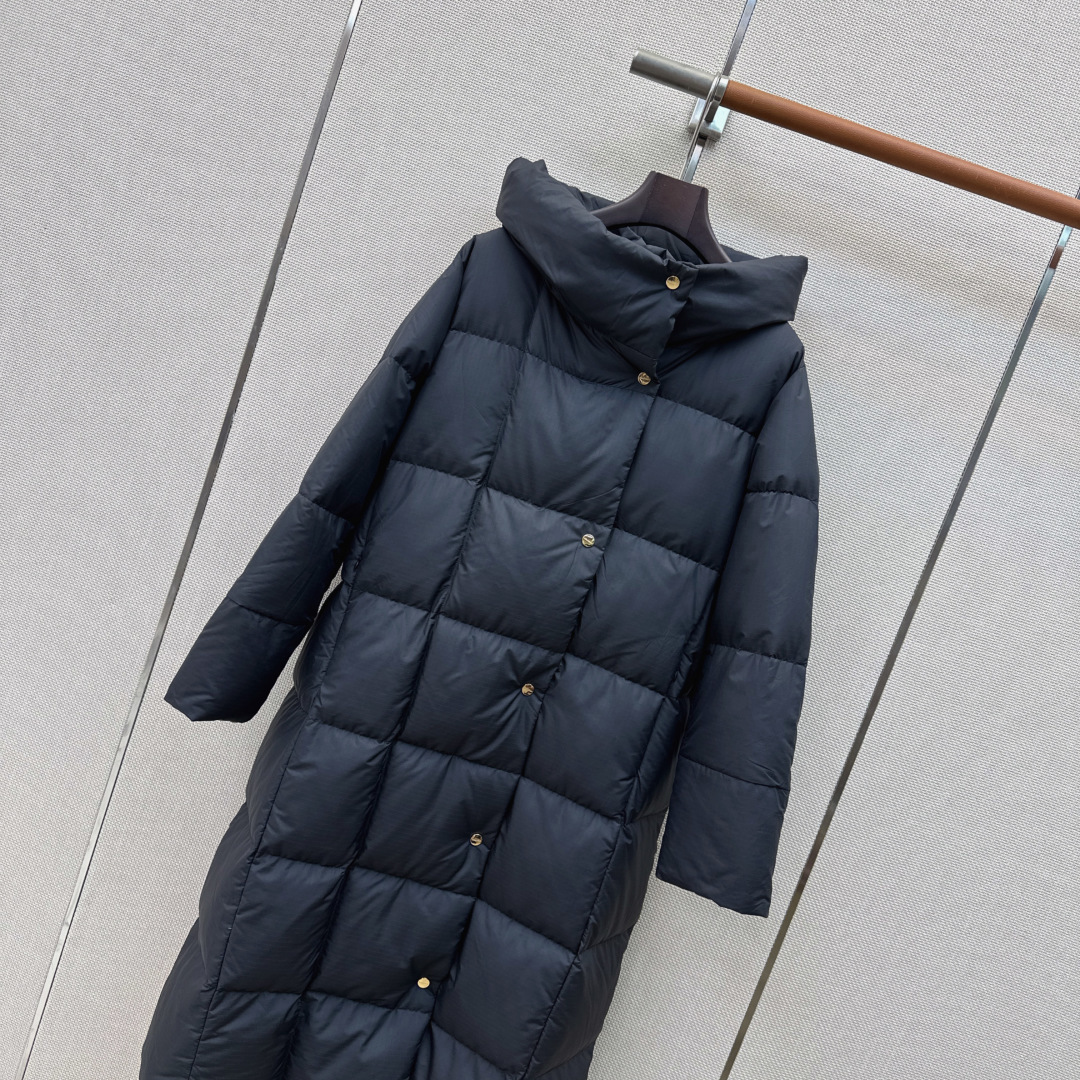 Max 26Ss———秋冬最新款简约袖标装饰连帽长款羽绒服 🖤经典立体H版型剪裁 经典时髦又帅气 原版字母logo袖标装