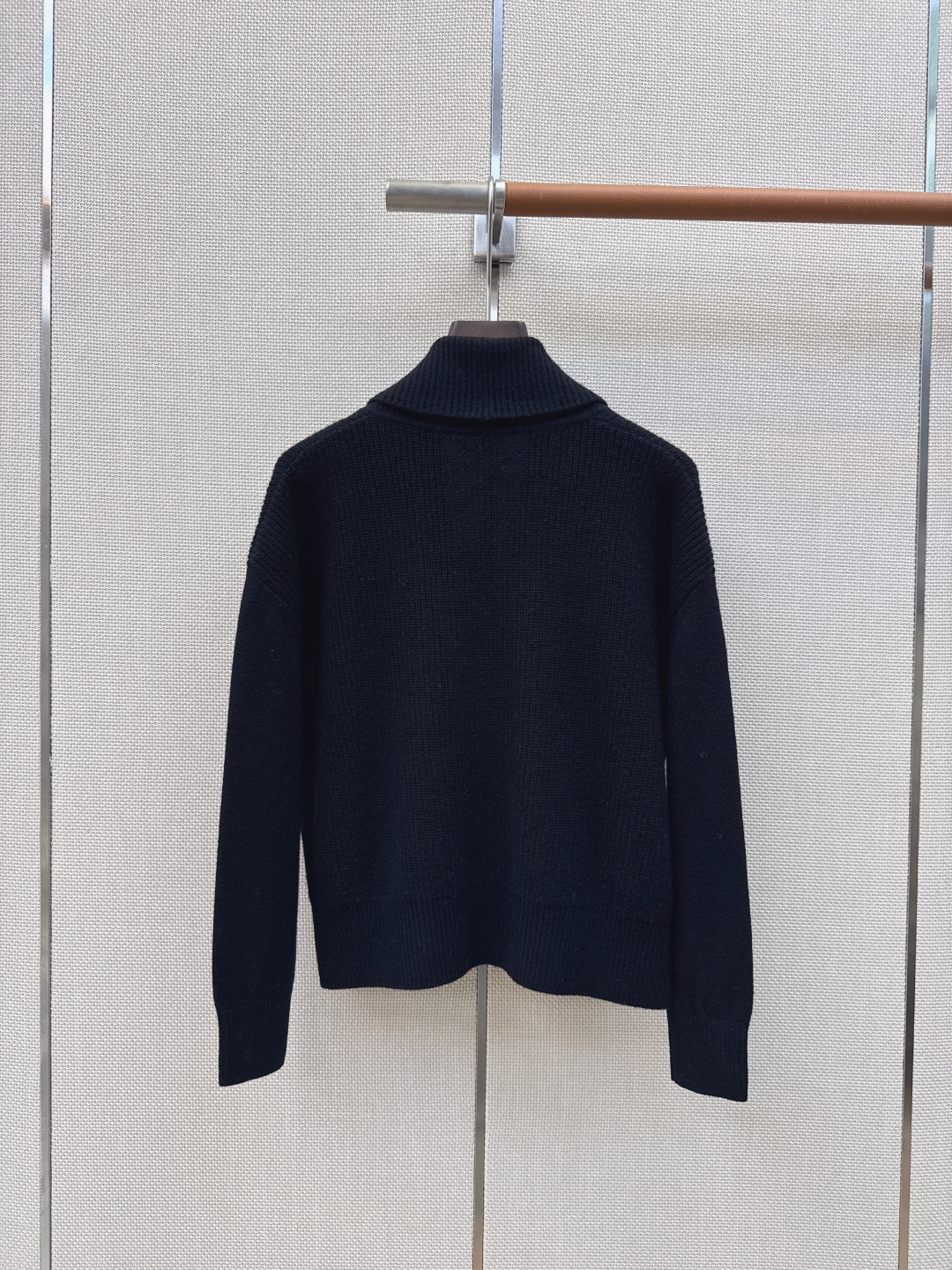 高级老钱风穿搭 Her 26Ss————秋冬最新款双排扣羊绒小短款针织外套🖤独家首发爆单系列 上身自带氛围感 百分百羊绒