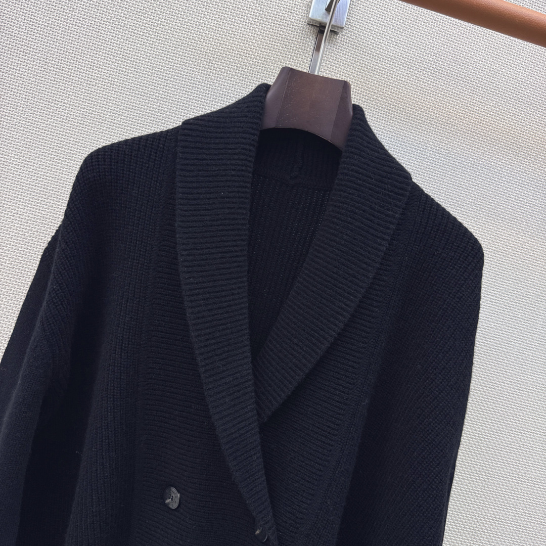 高级老钱风穿搭 Her 26Ss————秋冬最新款双排扣羊绒小短款针织外套🖤独家首发爆单系列 上身自带氛围感 百分百羊绒
