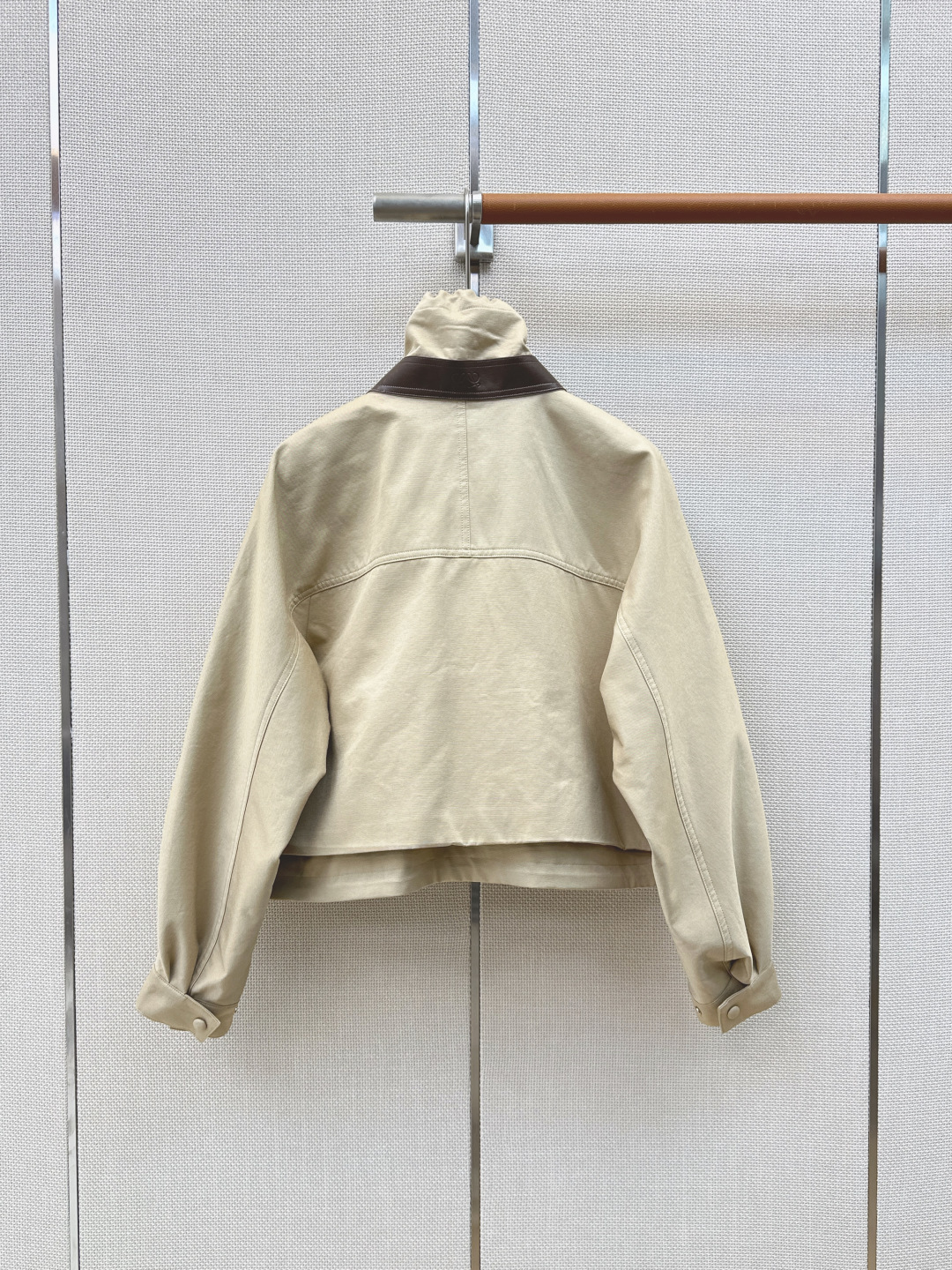 时髦精穿搭 Loe 26Ss————早秋最新款高领拼皮拉链夹克外套🤎工装风双口袋层次感设计 下摆抽绳宽松版型百搭又时髦 