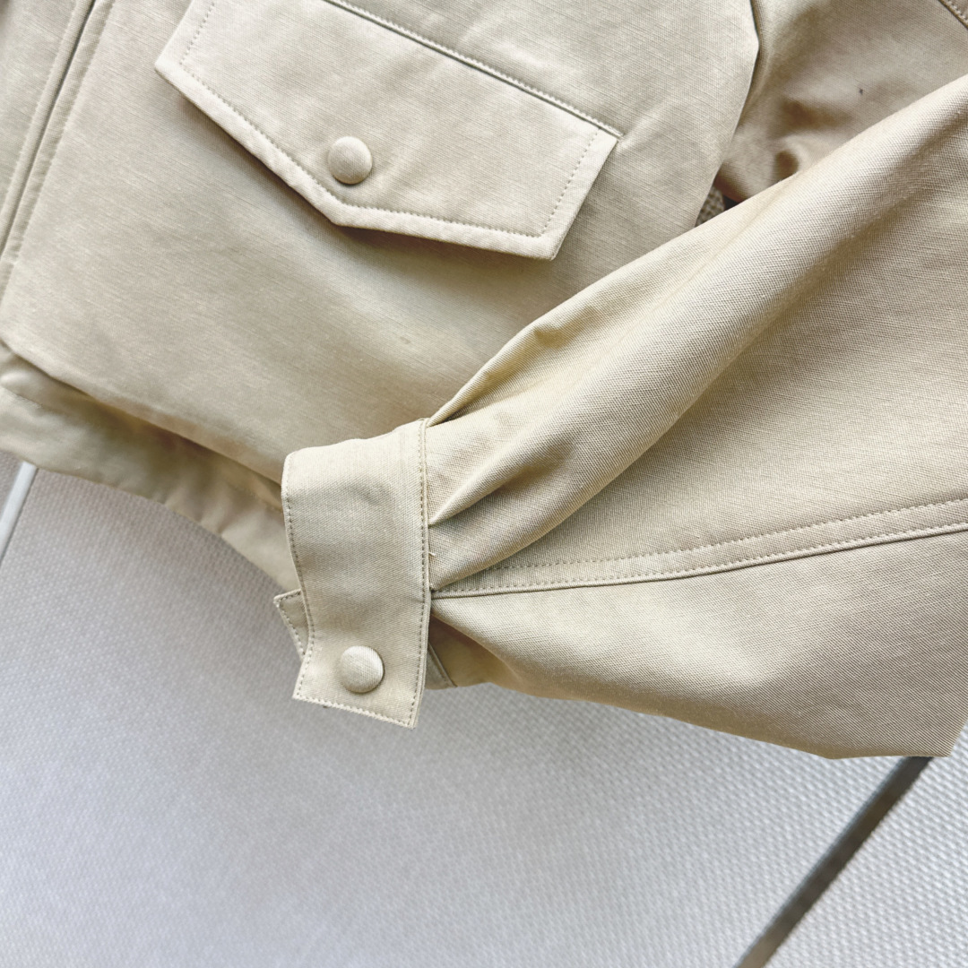 时髦精穿搭 Loe 26Ss————早秋最新款高领拼皮拉链夹克外套🤎工装风双口袋层次感设计 下摆抽绳宽松版型百搭又时髦 