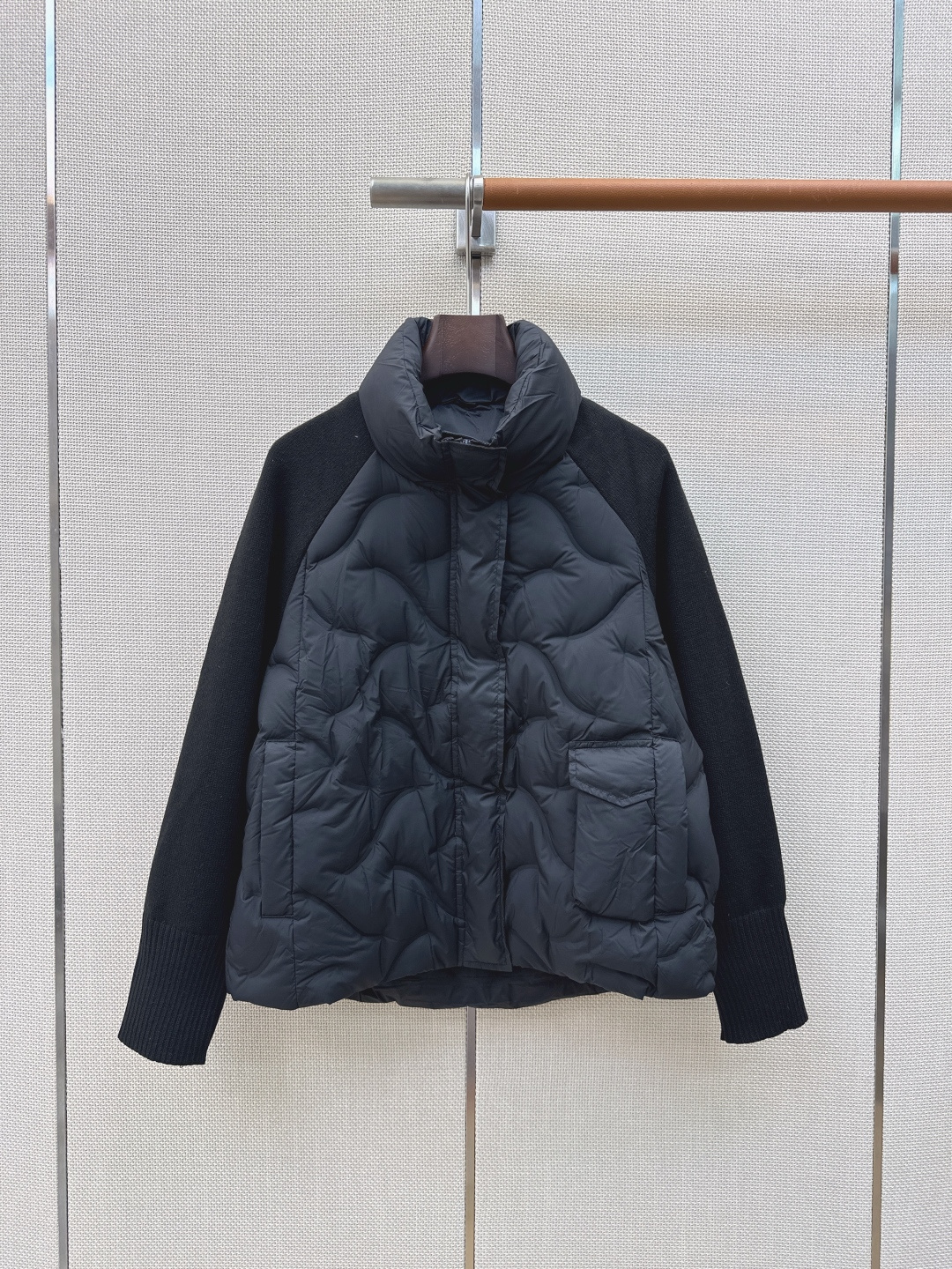 独家首发 lp🆕 26Ss————秋冬最新款羊毛针织拼接羽绒服🖤冬天的内搭神器必备单品 绗缝H版型百搭不挑人 针织长袖拼