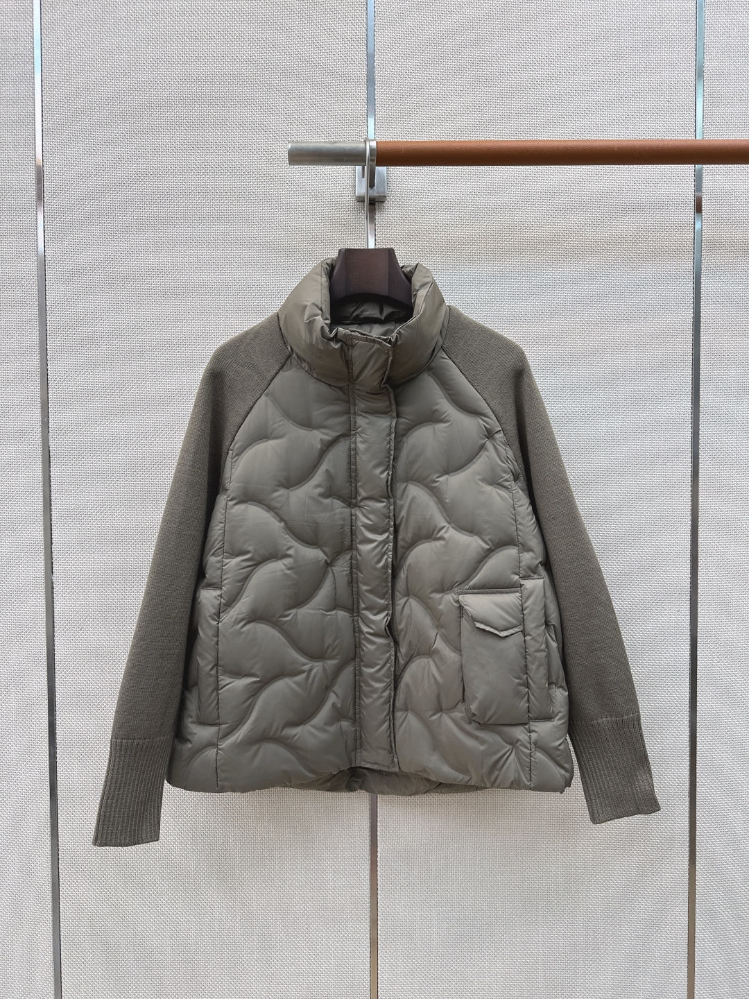 独家首发 lp🆕 26Ss————秋冬最新款羊毛针织拼接羽绒服🖤冬天的内搭神器必备单品 绗缝H版型百搭不挑人 针织长袖拼