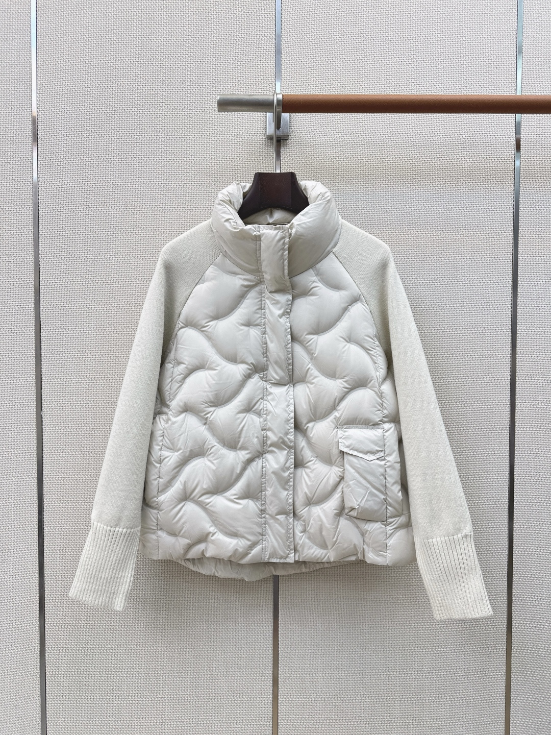 独家首发 lp🆕 26Ss————秋冬最新款羊毛针织拼接羽绒服🖤冬天的内搭神器必备单品 绗缝H版型百搭不挑人 针织长袖拼