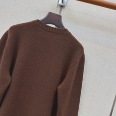 美式休闲穿搭 RL 26Ss————秋冬最新款穿风衣夹克小熊圆领毛衣🤎品质控必入 绝美细致到小熊的钻石耳钉 认准我家进口 美式休闲穿搭 RL 26Ss————秋冬最新款穿风衣夹克小熊圆领毛衣🤎品质控必入 绝美细致到小熊的钻石耳钉 认准我家进口