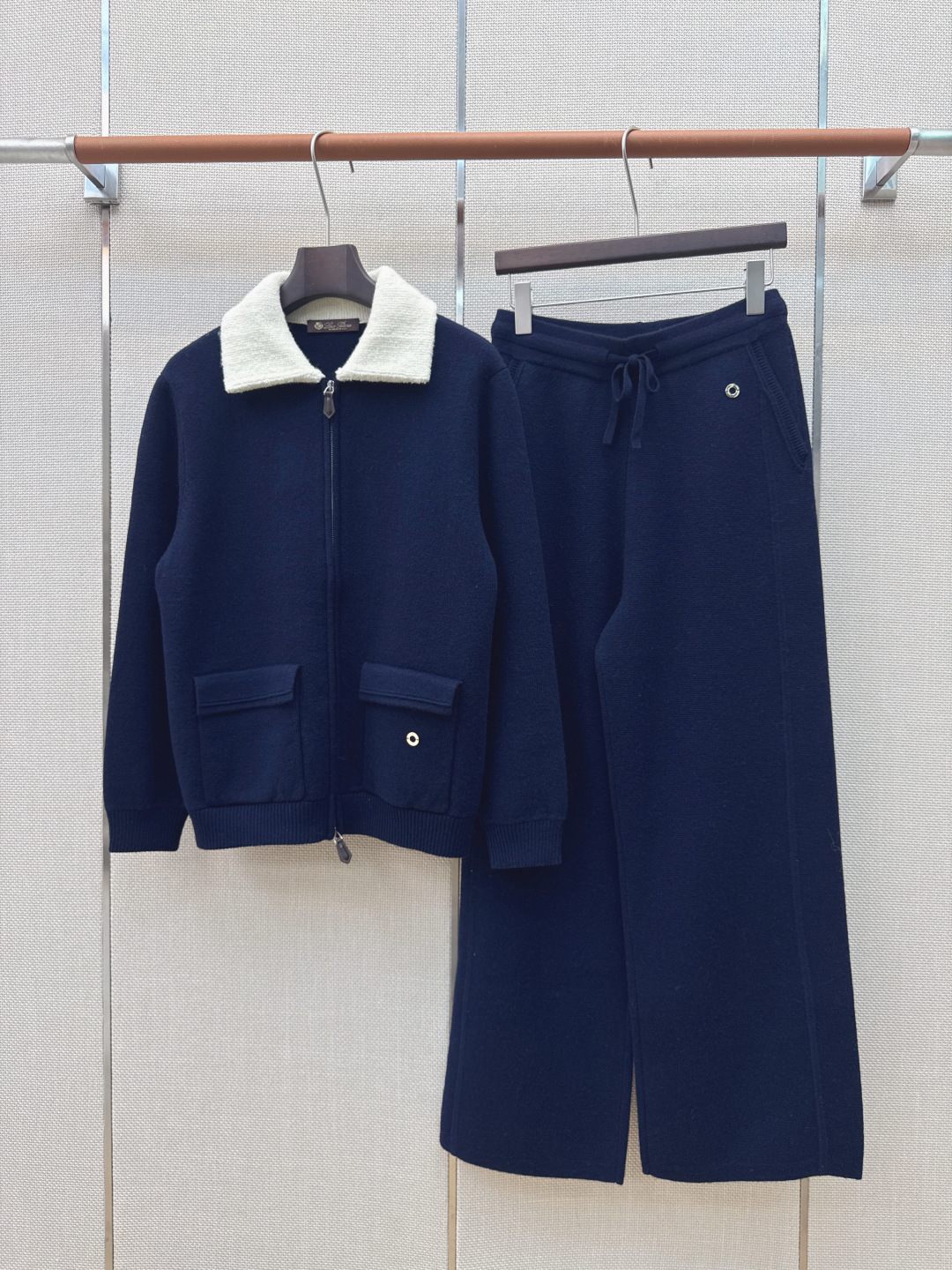 高定系列 lp🆕 26Ss————秋冬最新款高奢气质羊绒套装🩶撞色翻领羊绒外套+直筒裤 品质控必入！原版定染纱线很高级的