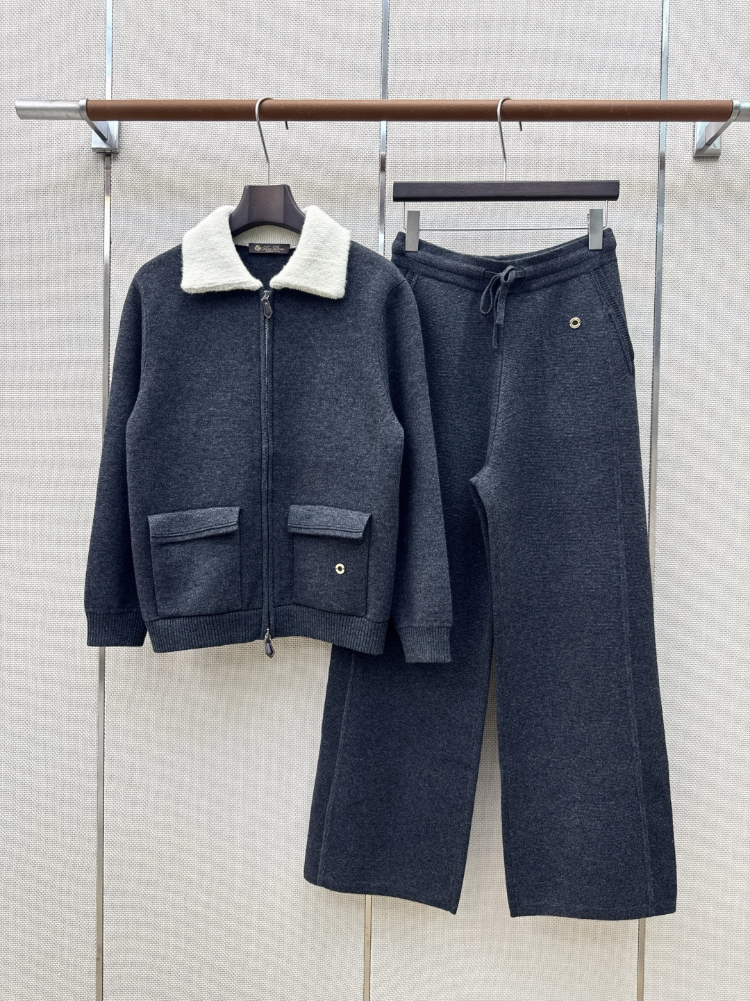 高定系列 lp🆕 26Ss————秋冬最新款高奢气质羊绒套装🩶撞色翻领羊绒外套+直筒裤 品质控必入！原版定染纱线很高级的
