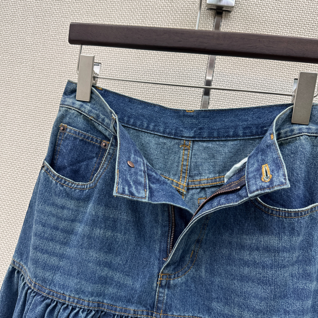 独家首发 Ch～E 26Ss————早秋最新款口袋皮牌装饰压褶阔腿版型牛仔裤 🩵松弛感在线 时髦有度的一条牛仔裤 压褶阔