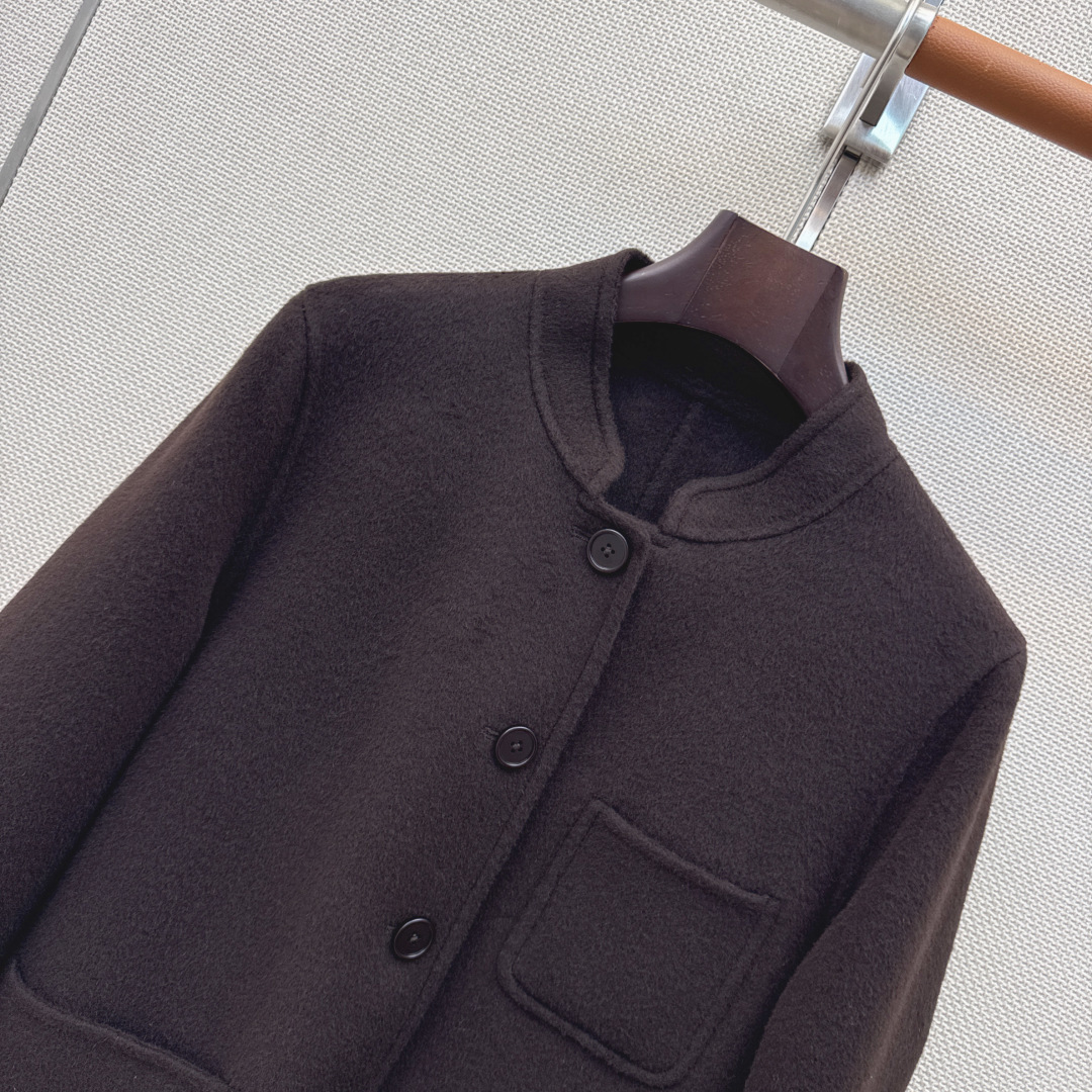 lp🆕 26Ss————秋冬最新款本季必入高智感立领双面尼外套🤎秋冬新品叠搭神器 纯手工制作双面尼面料 优雅知性气质温柔