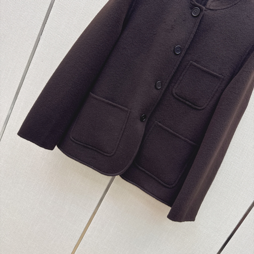 lp🆕 26Ss————秋冬最新款本季必入高智感立领双面尼外套🤎秋冬新品叠搭神器 纯手工制作双面尼面料 优雅知性气质温柔
