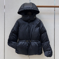 独家首发 Mc 26Ss————秋冬最新款连帽抽绳收腰羽绒服🖤国标90白鹅绒填充 两侧袖子重磅褶皱工艺 定制光泽度尼龙 独家首发 Mc 26Ss————秋冬最新款连帽抽绳收腰羽绒服🖤国标90白鹅绒填充 两侧袖子重磅褶皱工艺 定制光泽度尼龙