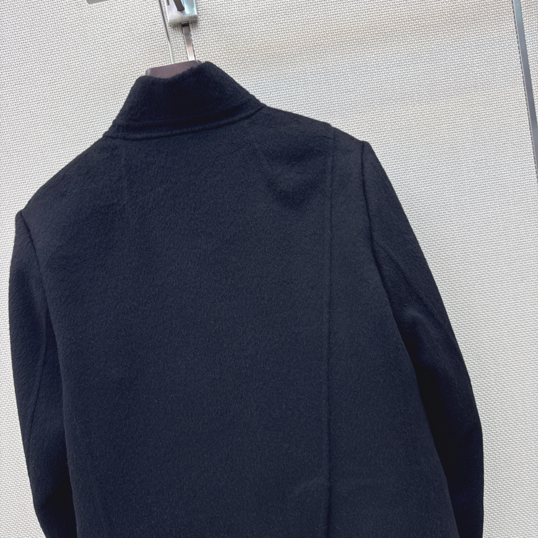 lp🆕 26Ss————秋冬最新款本季必入高智感翻领双面尼外套🤎秋冬新品叠搭神器 纯手工制作双面尼面料 优雅知性气质温柔 lp🆕 26Ss————秋冬最新款本季必入高智感翻领双面尼外套🤎秋冬新品叠搭神器 纯手工制作双面尼面料 优雅知性气质温柔
