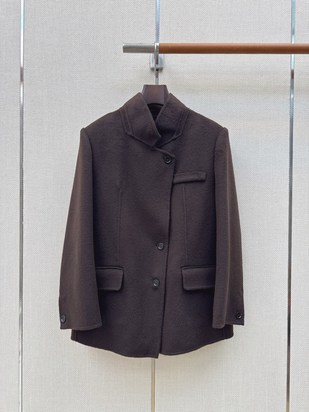 lp🆕 26Ss————秋冬最新款本季必入高智感翻领双面尼外套🤎秋冬新品叠搭神器 纯手工制作双面尼面料 优雅知性气质温柔